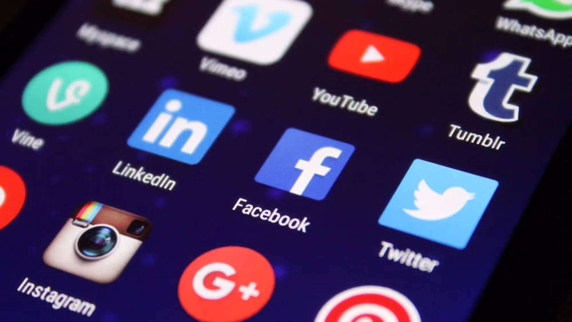 The 5 R's to help maximise your social content, Bang Media blog illustration